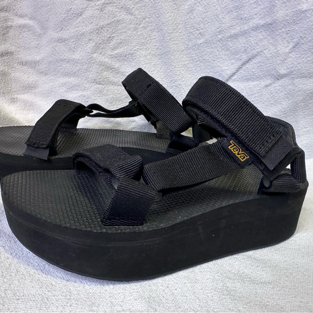 Teva Flatform Universal Platform Sandals Size 5